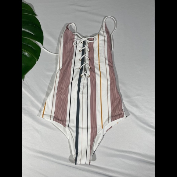 NWT TAVIK [ XS ] Monahan Lace Up‎ One Piece Swimsuit in White Berry Stripe - Picture 5 of 12